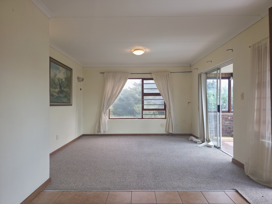 3 Bedroom Property for Sale in Wavecrest Eastern Cape